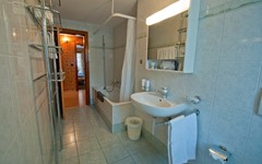 DB.Dom.Bathroom (1).jpg
