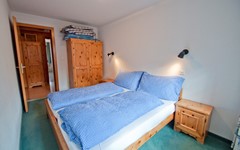 DB.Breithorn.Bedroom.Middle (2).jpg