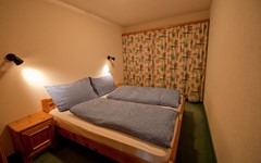 DB.Breithorn.Bedroom.Middle (3).jpg