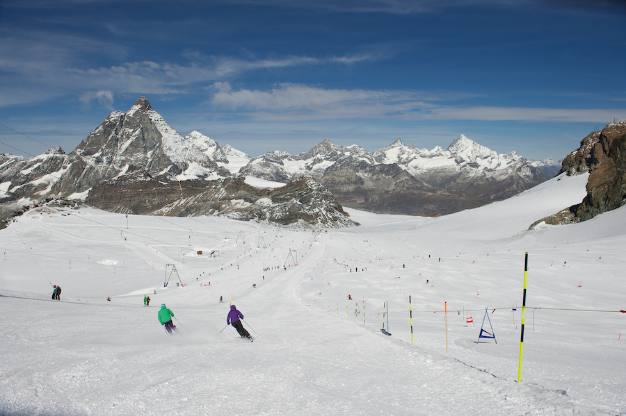 In Zermatt kann man auch im Sommer Skifahren.