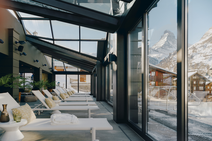 Das Beausite Hotel bietet Wellness- und Spabereich mit einem atemberaubenden Blick auf das Matterhorn.