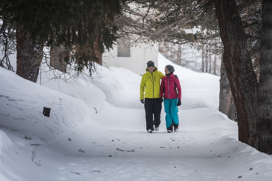 Winterwandern in Zermatt bietet viele unterschiedliche Wege und schöne Aussichten